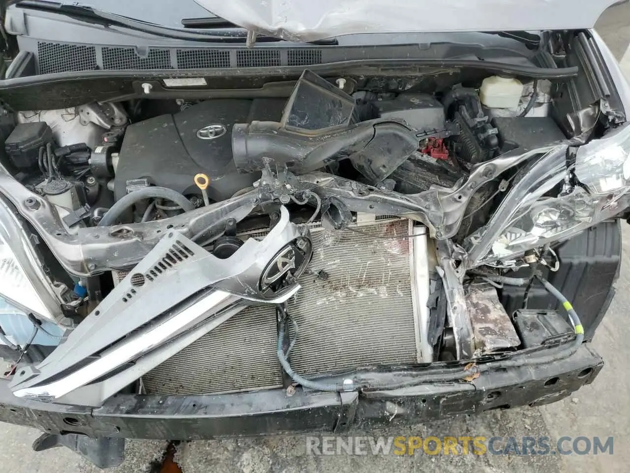 12 Photograph of a damaged car 5TDYZ3DC2LS022209 TOYOTA All Models 2020