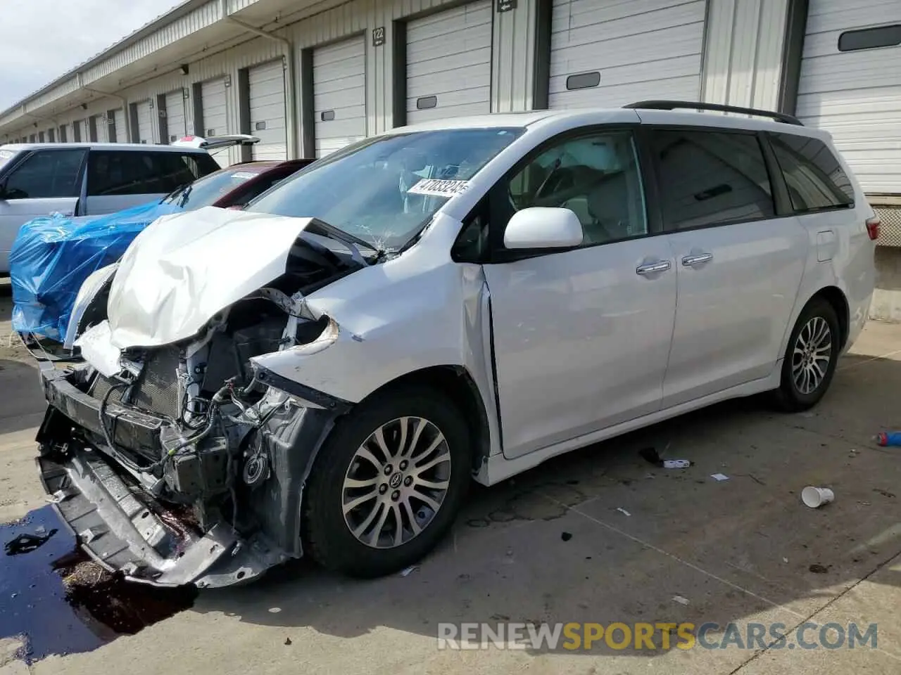 1 Photograph of a damaged car 5TDYZ3DC2LS023604 TOYOTA All Models 2020