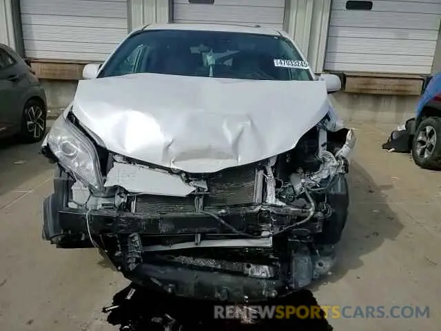 11 Photograph of a damaged car 5TDYZ3DC2LS023604 TOYOTA All Models 2020