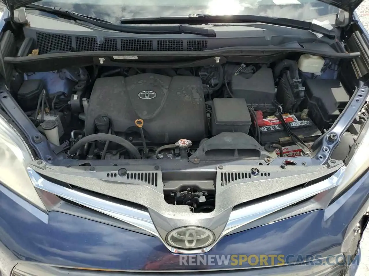 12 Photograph of a damaged car 5TDYZ3DC2LS026700 TOYOTA All Models 2020