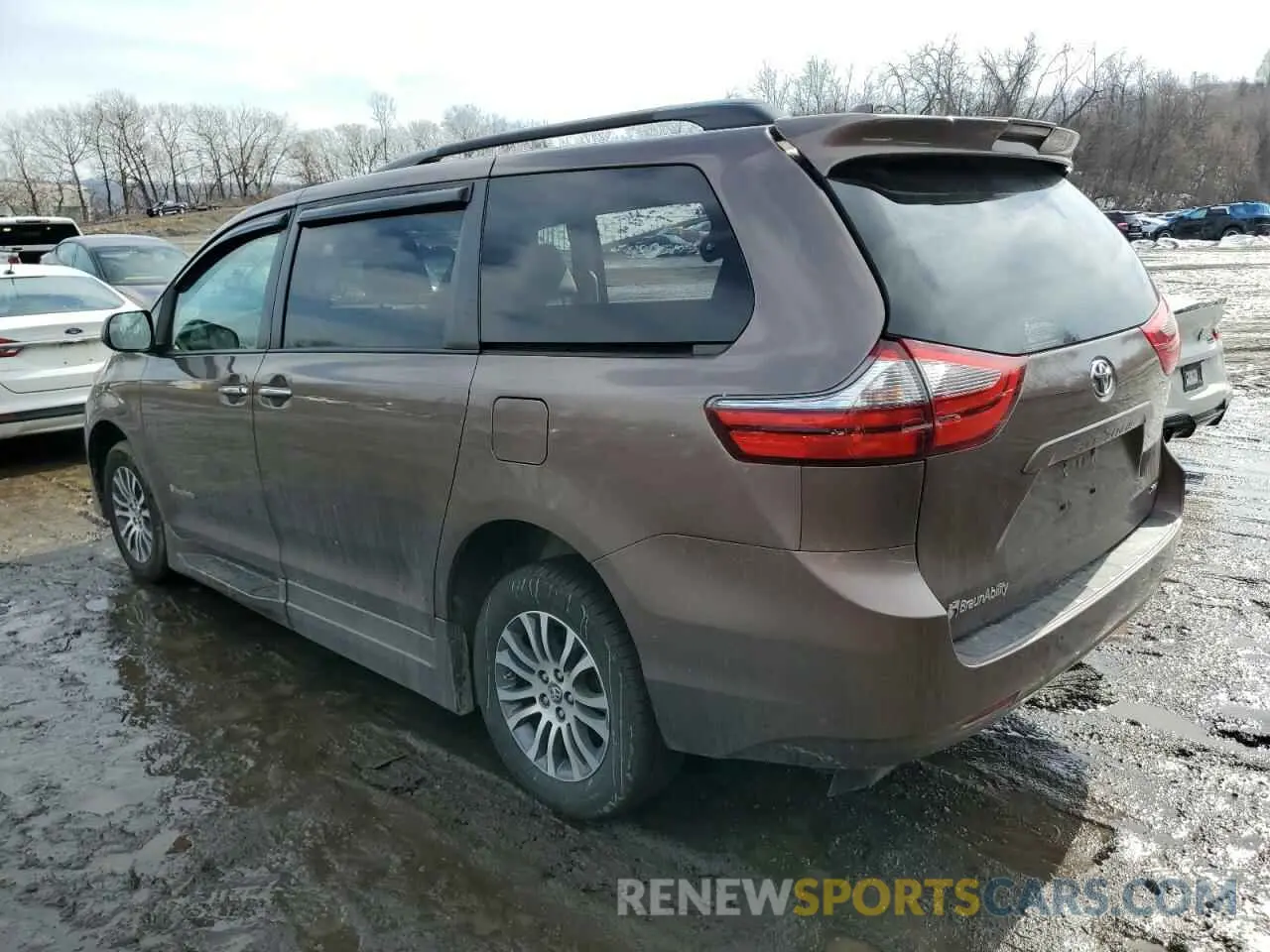 2 Photograph of a damaged car 5TDYZ3DC2LS045473 TOYOTA All Models 2020