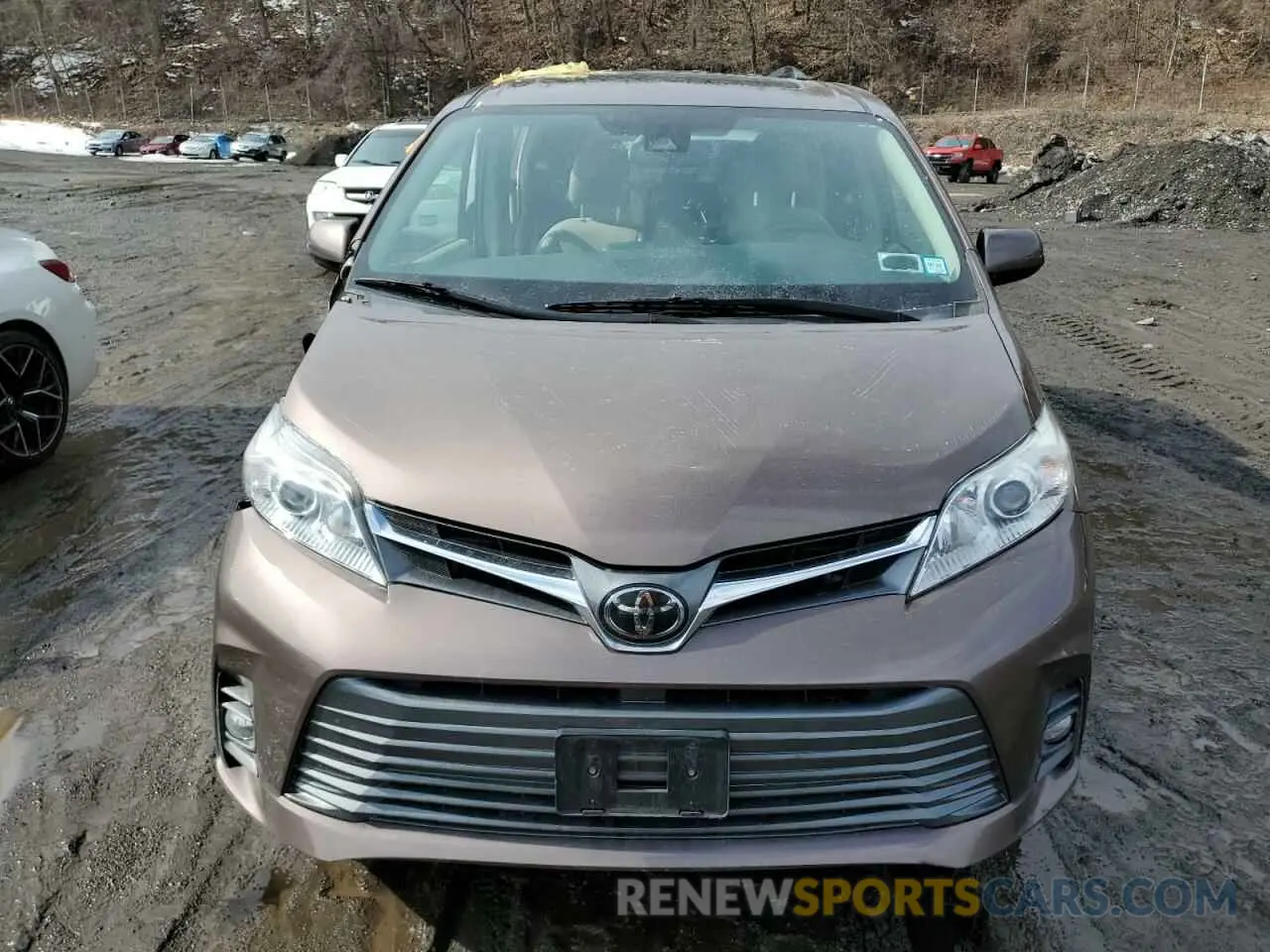 5 Photograph of a damaged car 5TDYZ3DC2LS045473 TOYOTA All Models 2020