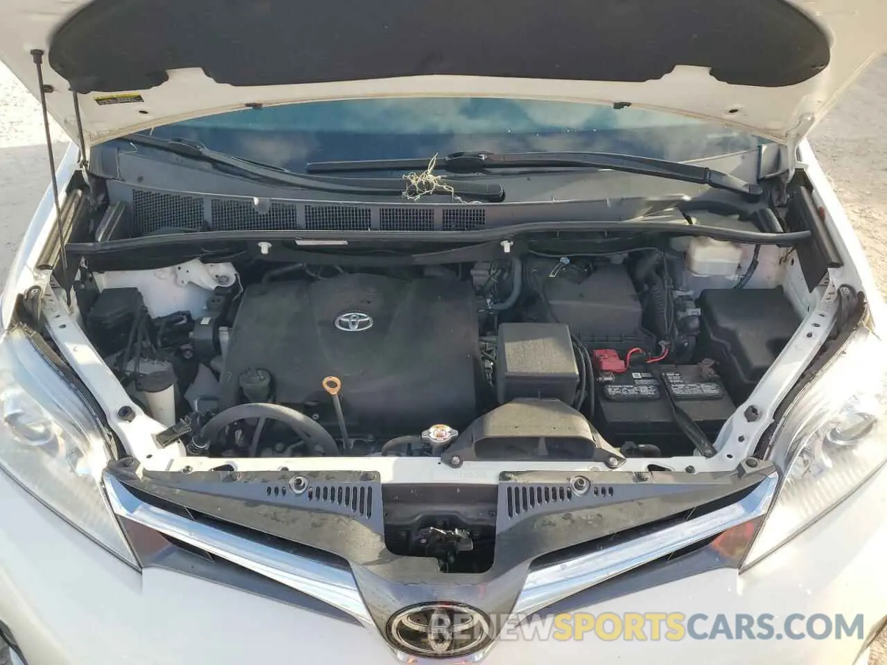 12 Photograph of a damaged car 5TDYZ3DC2LS062015 TOYOTA All Models 2020