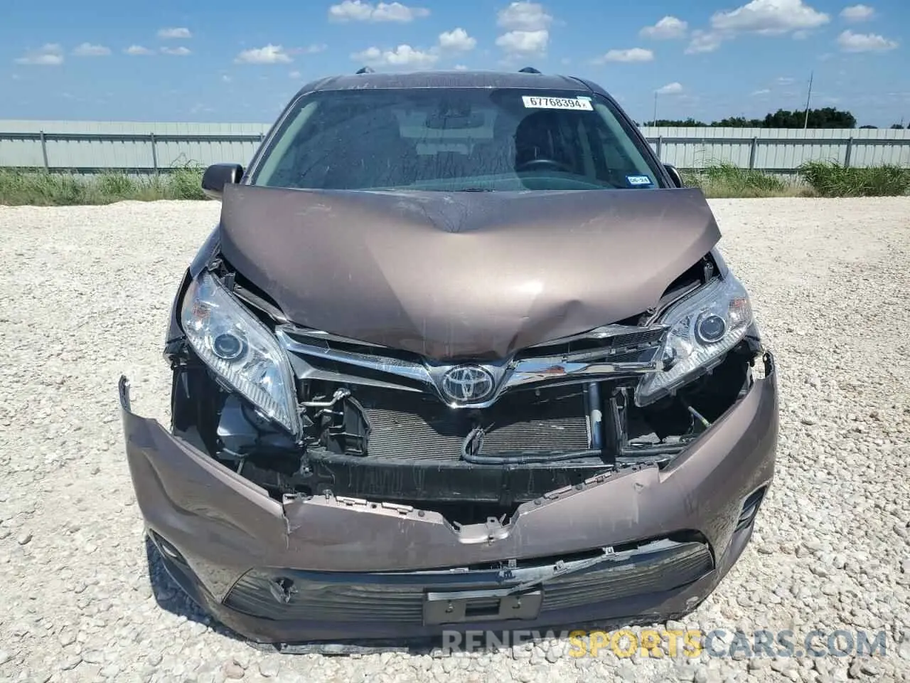 5 Photograph of a damaged car 5TDYZ3DC2LS076710 TOYOTA All Models 2020