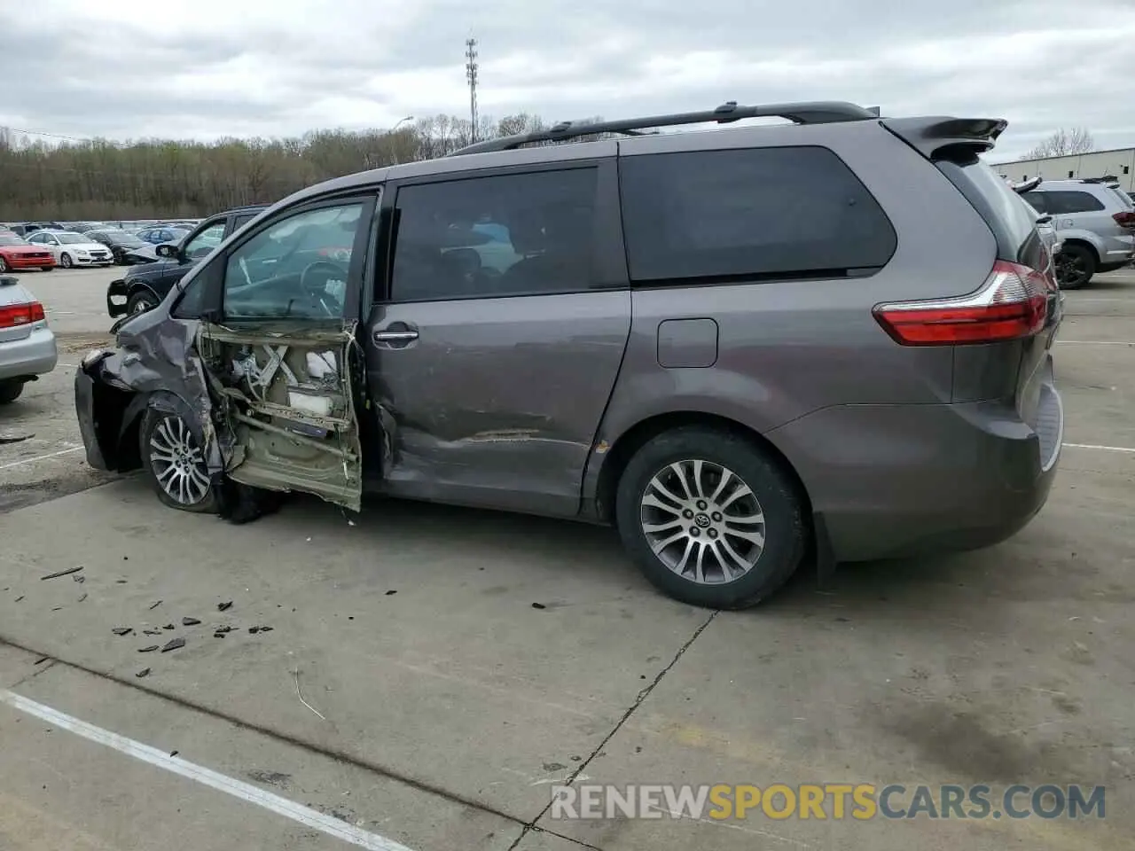 2 Photograph of a damaged car 5TDYZ3DC3LS021182 TOYOTA All Models 2020