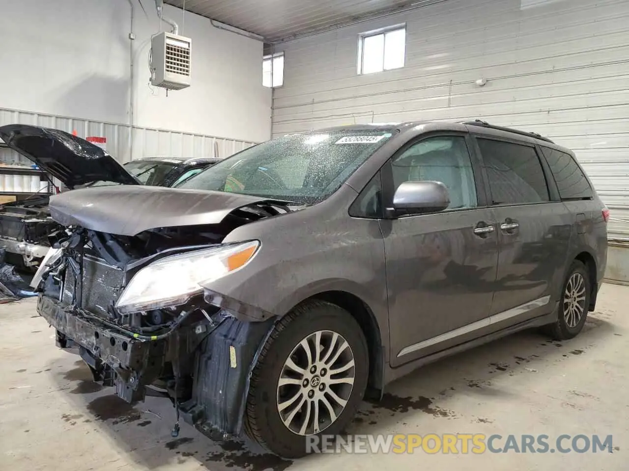 1 Photograph of a damaged car 5TDYZ3DC3LS079258 TOYOTA All Models 2020