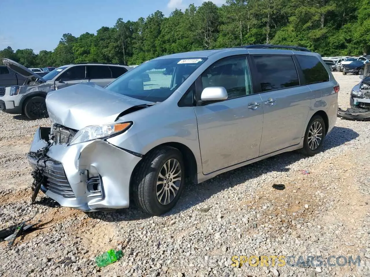 1 Photograph of a damaged car 5TDYZ3DC4LS029257 TOYOTA All Models 2020