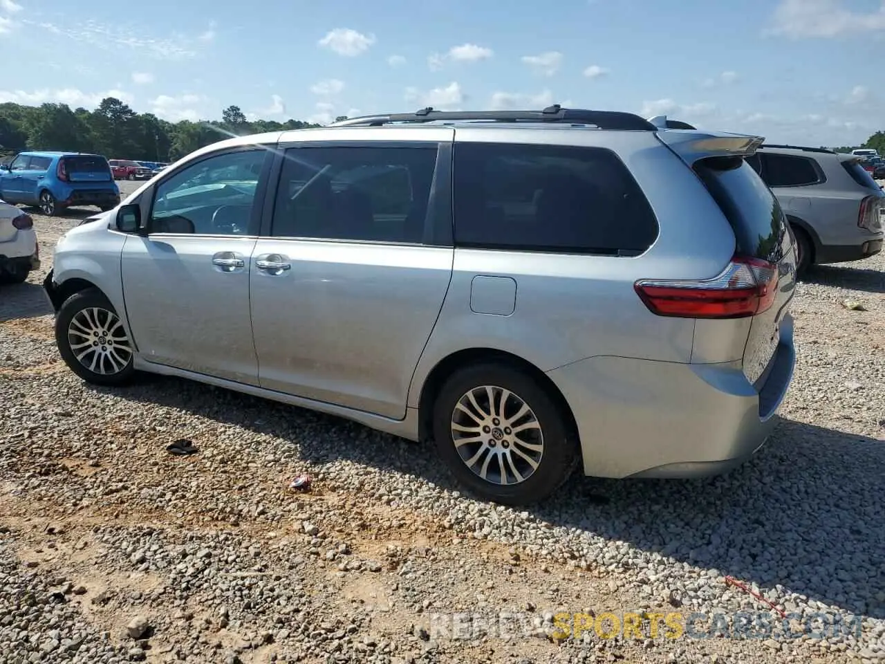 2 Photograph of a damaged car 5TDYZ3DC4LS029257 TOYOTA All Models 2020