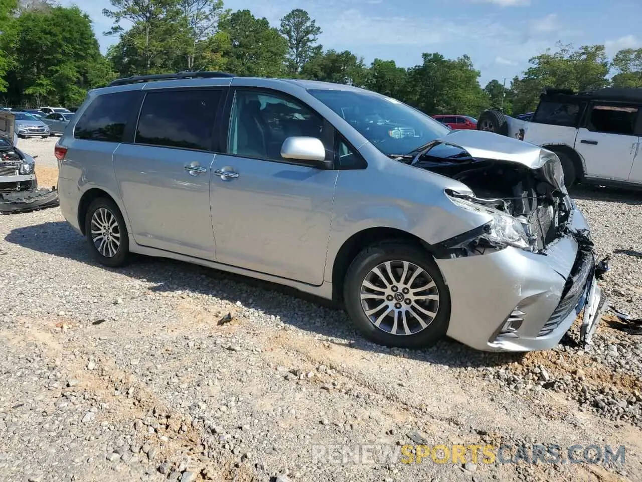 4 Photograph of a damaged car 5TDYZ3DC4LS029257 TOYOTA All Models 2020