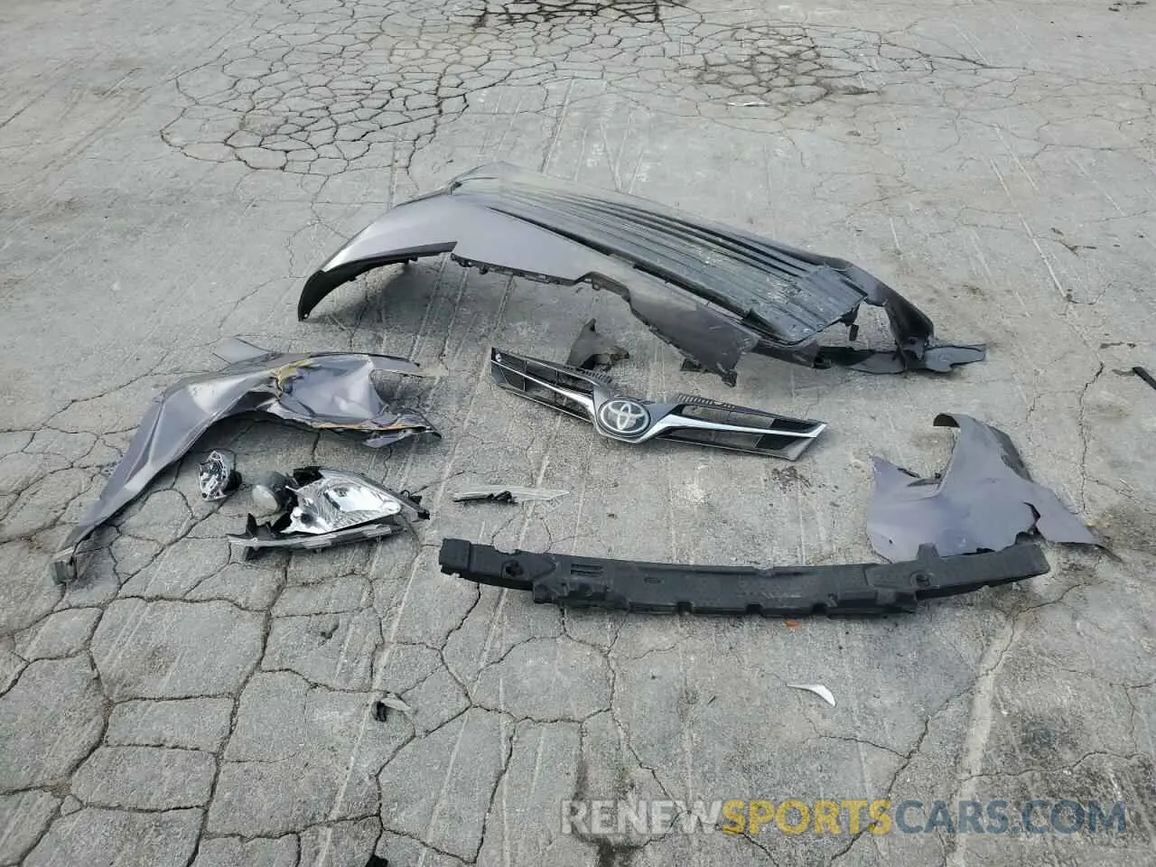 13 Photograph of a damaged car 5TDYZ3DC4LS039447 TOYOTA All Models 2020