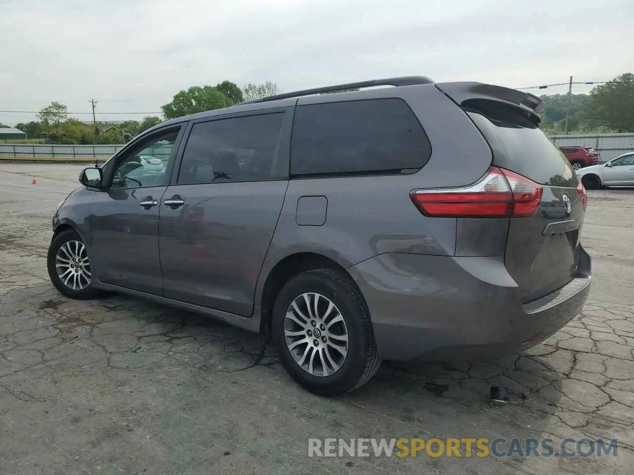 2 Photograph of a damaged car 5TDYZ3DC4LS039447 TOYOTA All Models 2020