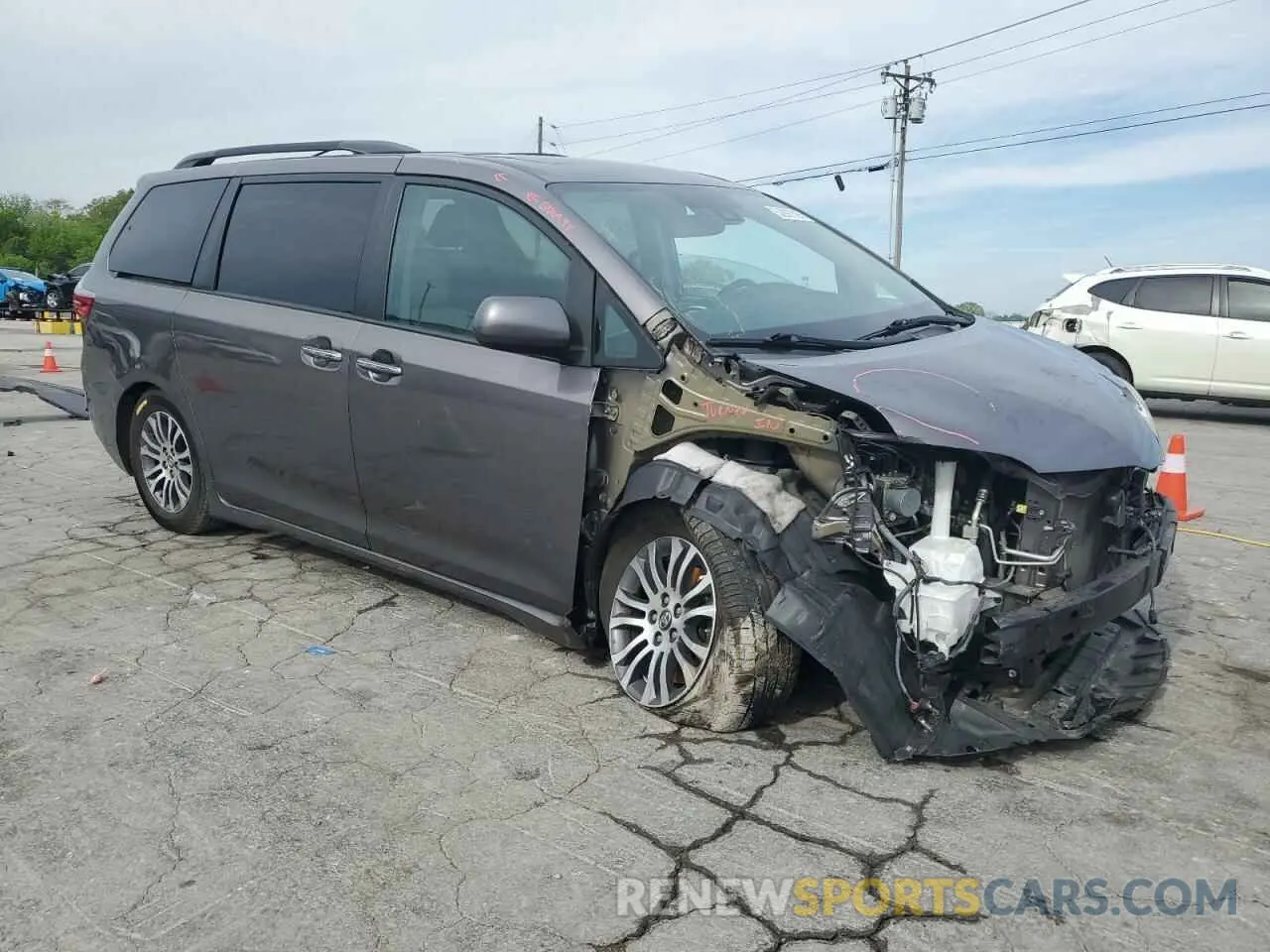 4 Photograph of a damaged car 5TDYZ3DC4LS039447 TOYOTA All Models 2020