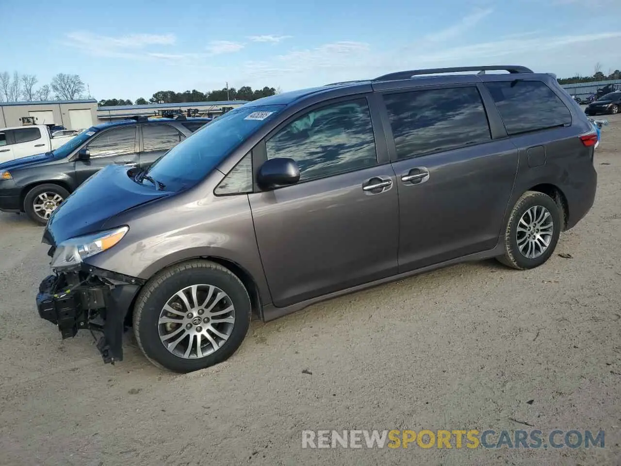 1 Photograph of a damaged car 5TDYZ3DC4LS073596 TOYOTA All Models 2020
