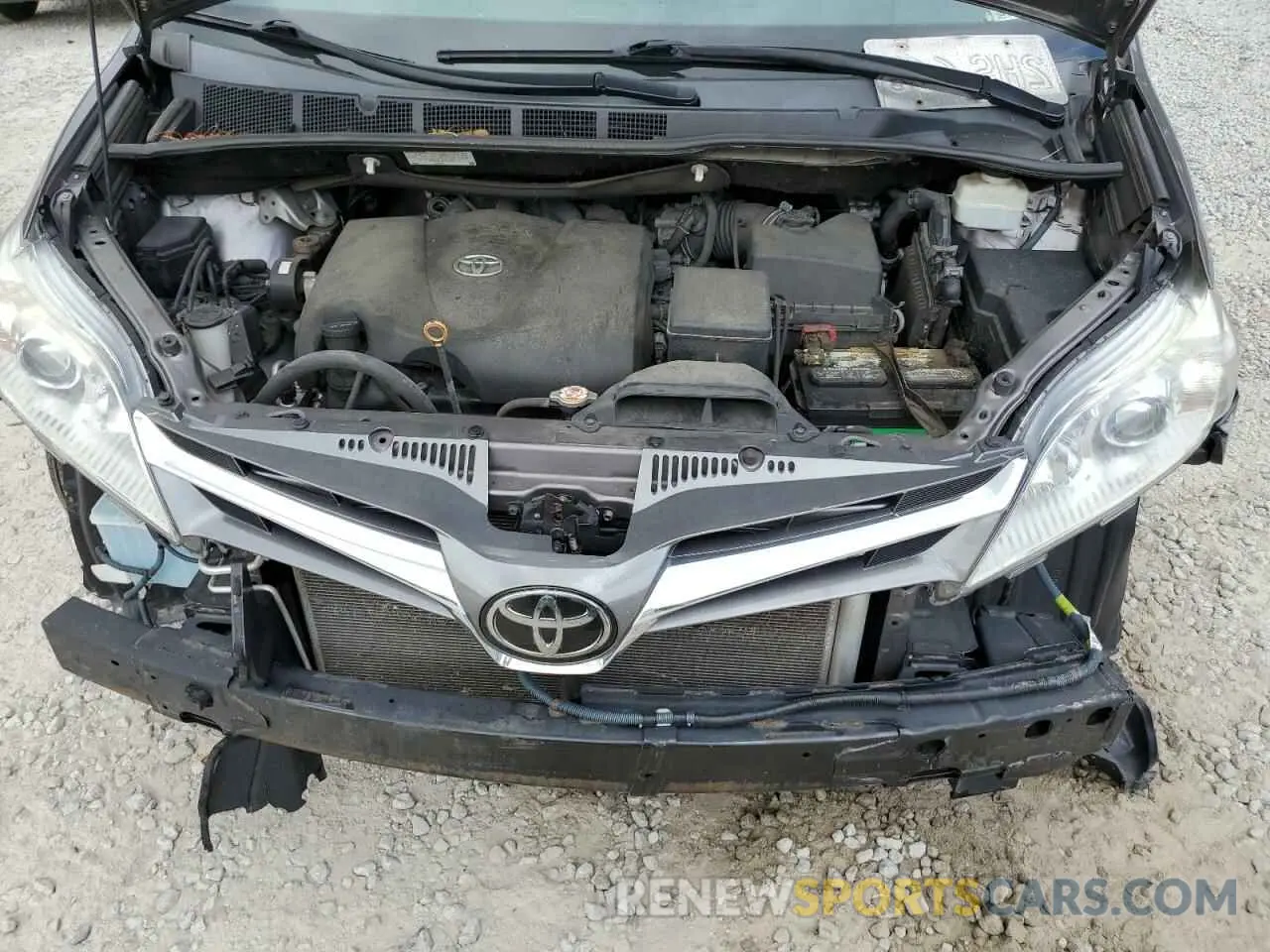 12 Photograph of a damaged car 5TDYZ3DC6LS028501 TOYOTA All Models 2020