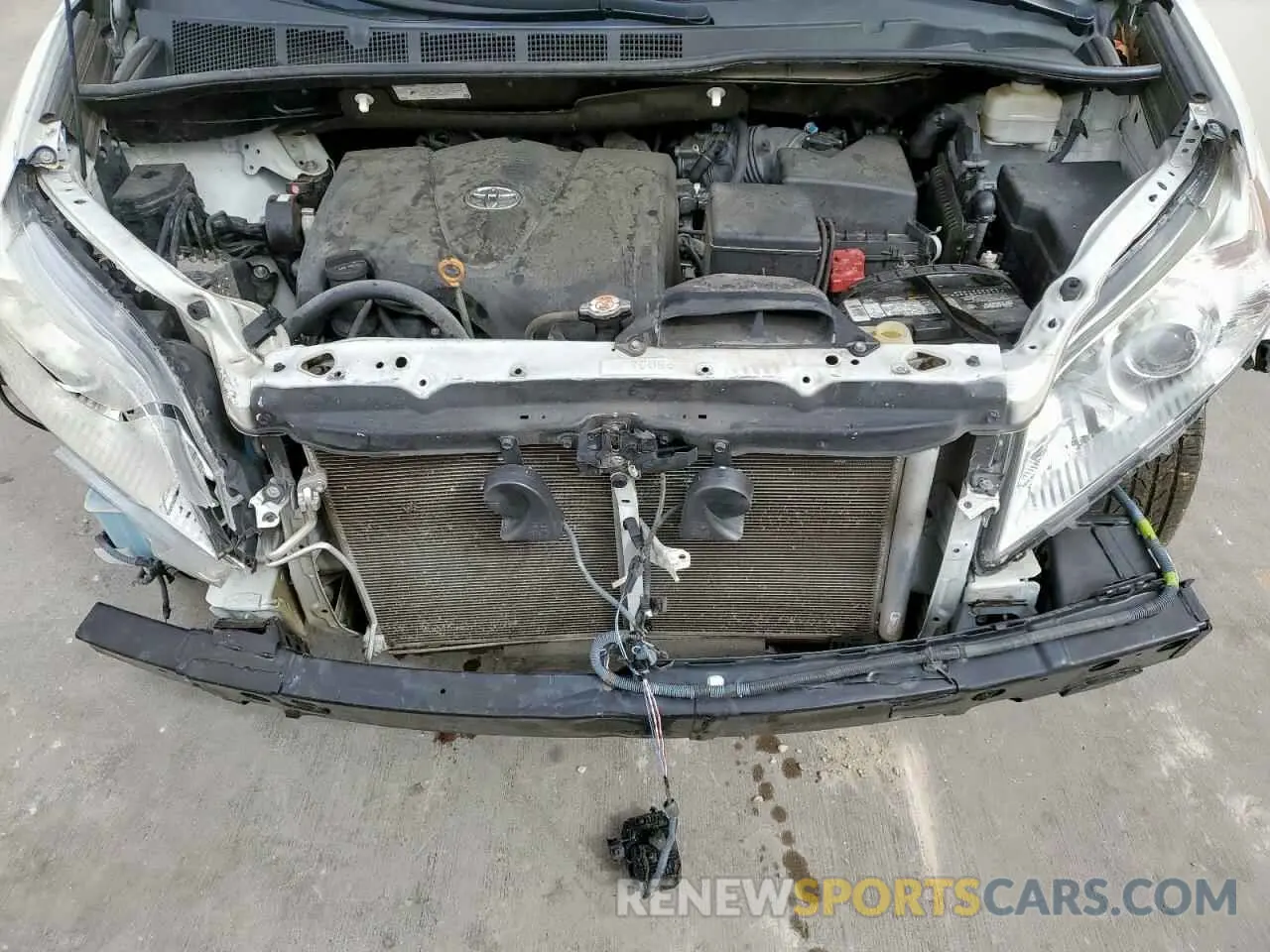 11 Photograph of a damaged car 5TDYZ3DC6LS058257 TOYOTA All Models 2020