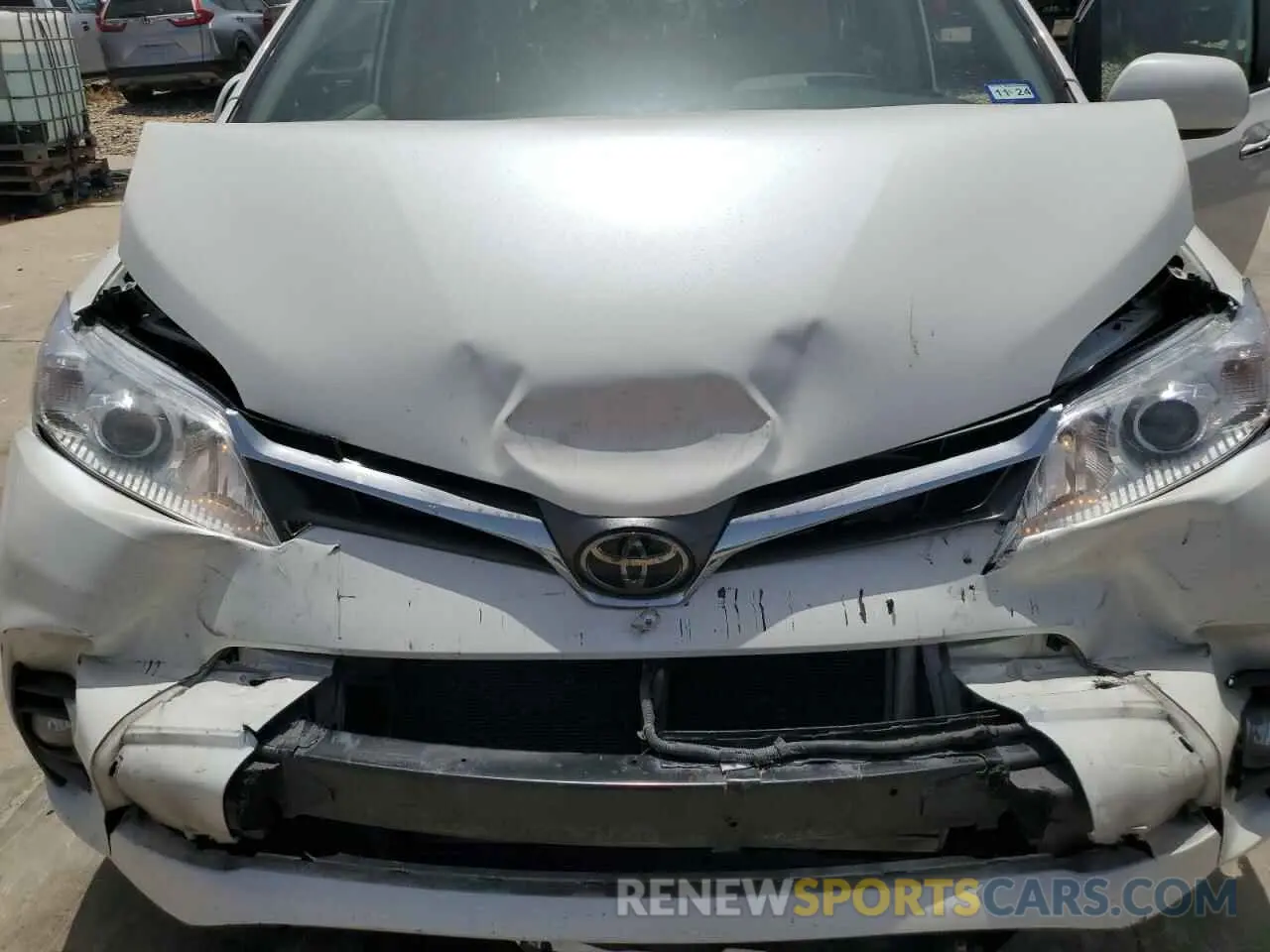 12 Photograph of a damaged car 5TDYZ3DC6LS058825 TOYOTA All Models 2020