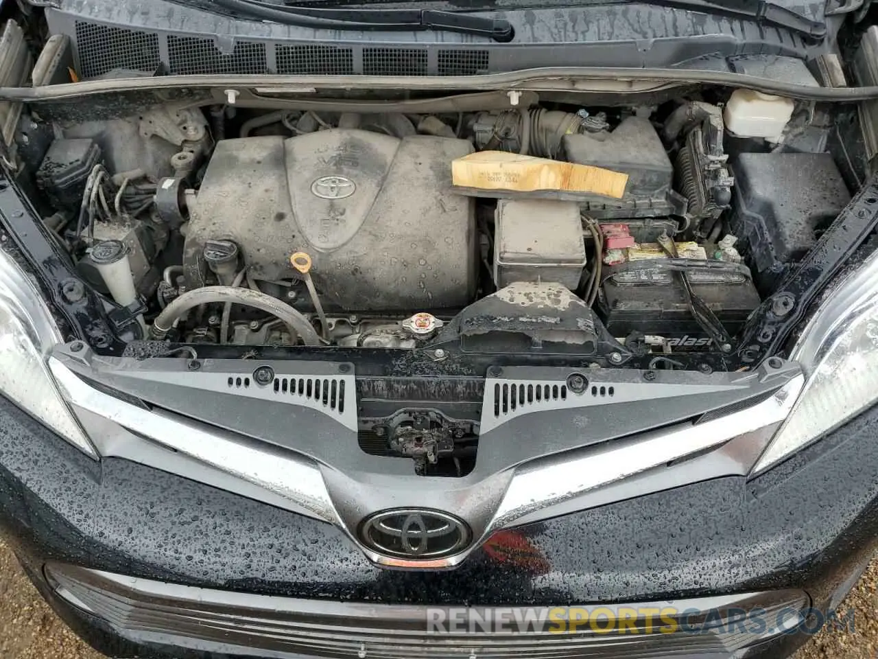 12 Photograph of a damaged car 5TDYZ3DC7LS059238 TOYOTA All Models 2020