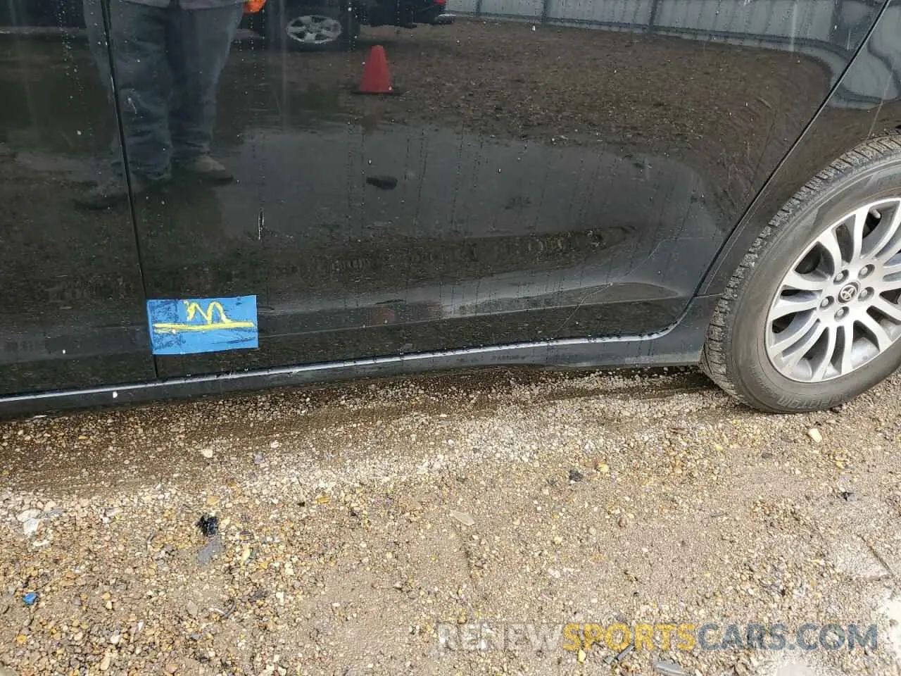 13 Photograph of a damaged car 5TDYZ3DC7LS059238 TOYOTA All Models 2020