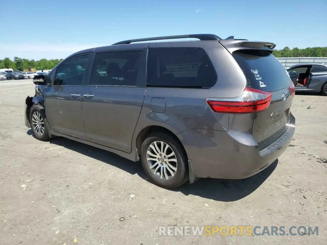 2 Photograph of a damaged car 5TDYZ3DC7LS087170 TOYOTA All Models 2020