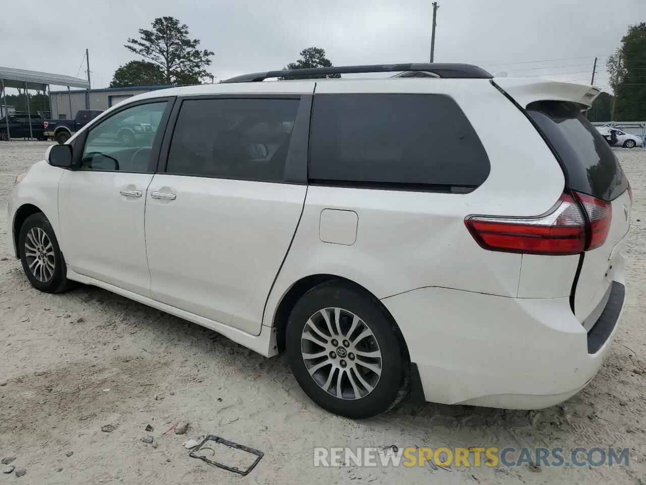 2 Photograph of a damaged car 5TDYZ3DC8LS054405 TOYOTA All Models 2020