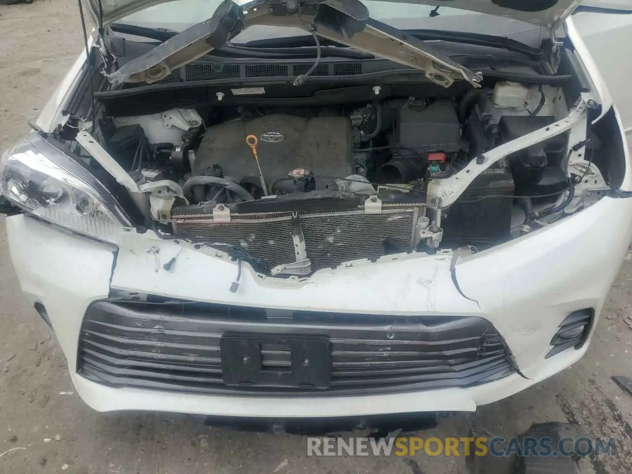 12 Photograph of a damaged car 5TDYZ3DC8LS054694 TOYOTA All Models 2020