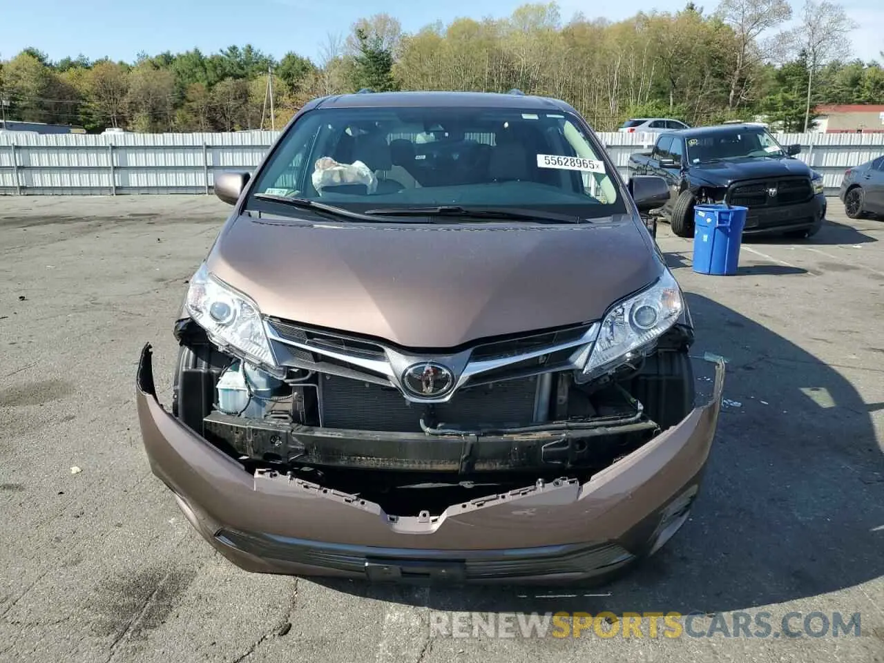 5 Photograph of a damaged car 5TDYZ3DC8LS067445 TOYOTA All Models 2020