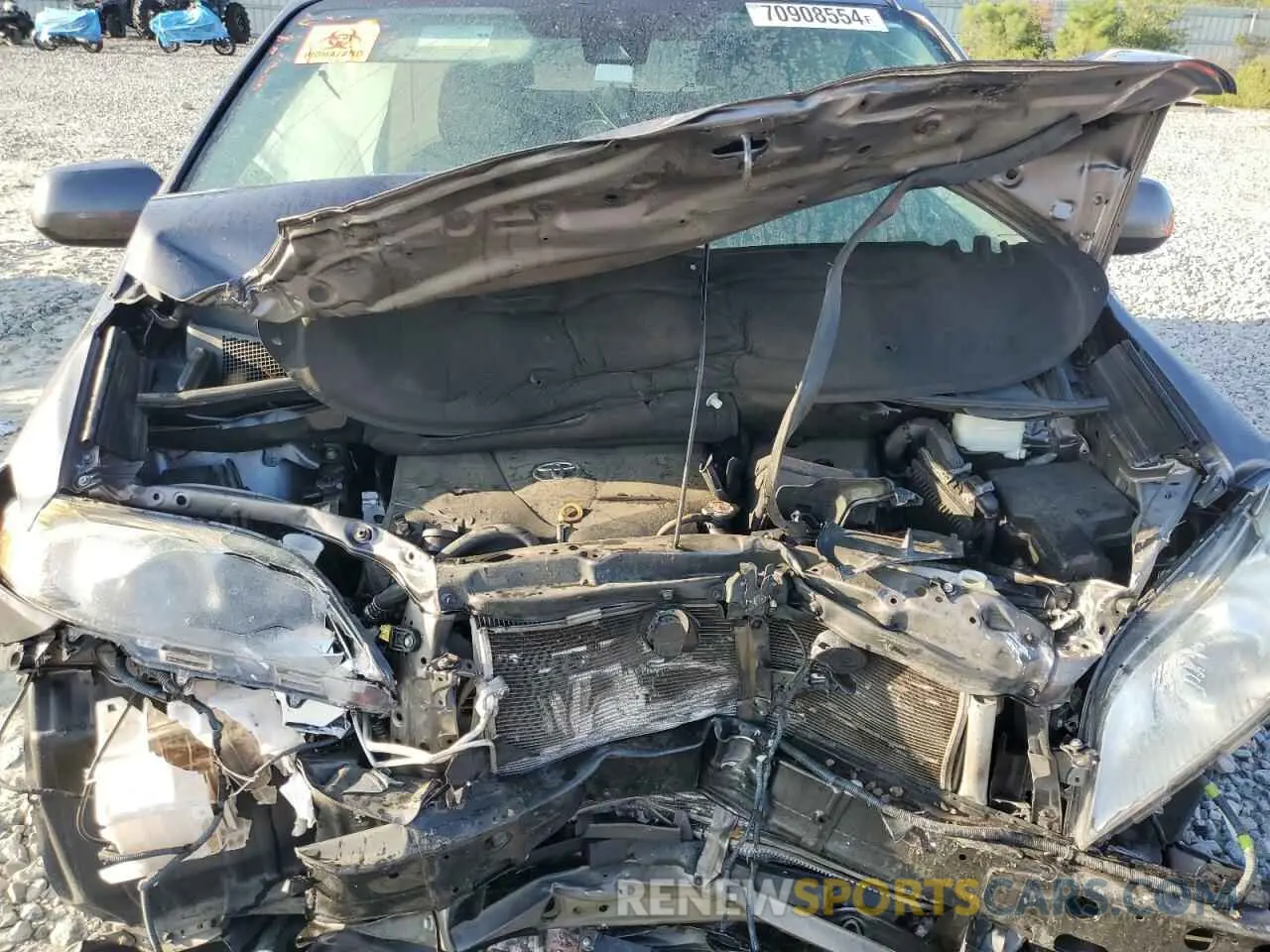 12 Photograph of a damaged car 5TDYZ3DC9LS035121 TOYOTA All Models 2020