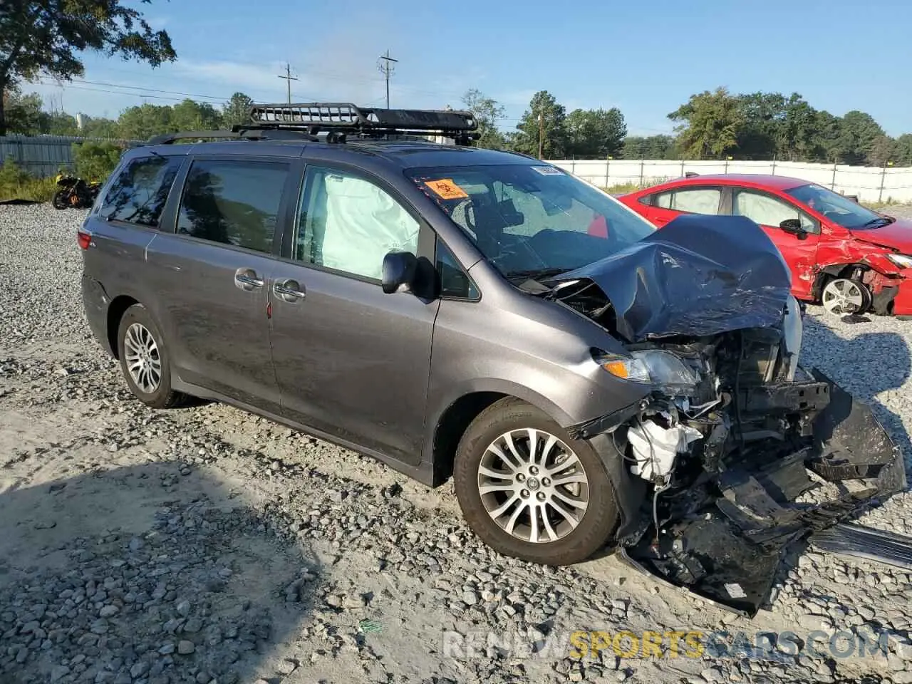 4 Photograph of a damaged car 5TDYZ3DC9LS035121 TOYOTA All Models 2020