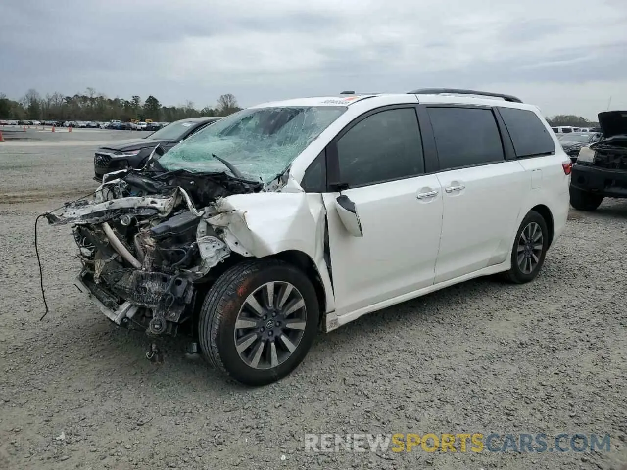 1 Photograph of a damaged car 5TDYZ3DC9LS039153 TOYOTA All Models 2020