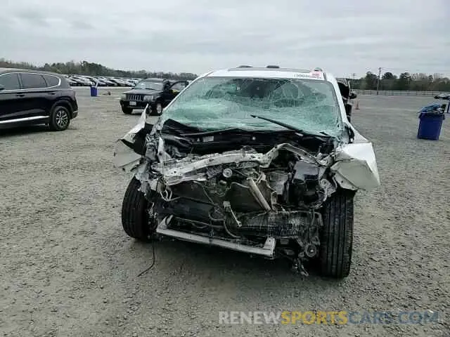 11 Photograph of a damaged car 5TDYZ3DC9LS039153 TOYOTA All Models 2020