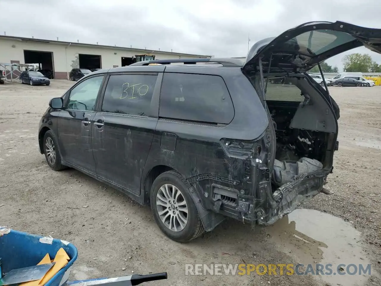 2 Photograph of a damaged car 5TDYZ3DCXLS038450 TOYOTA All Models 2020