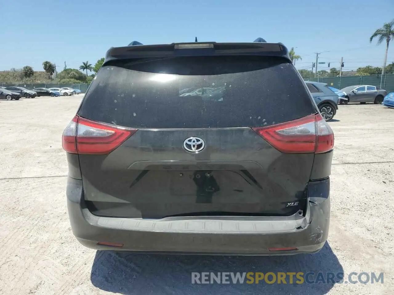 6 Photograph of a damaged car 5TDYZ3DCXLS064983 TOYOTA All Models 2020