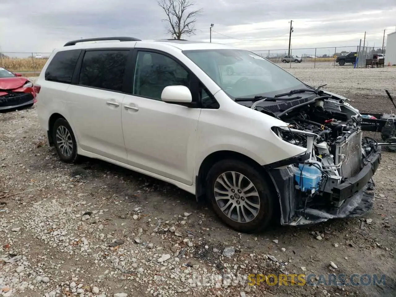 4 Photograph of a damaged car 5TDYZ3DCXLS084098 TOYOTA All Models 2020