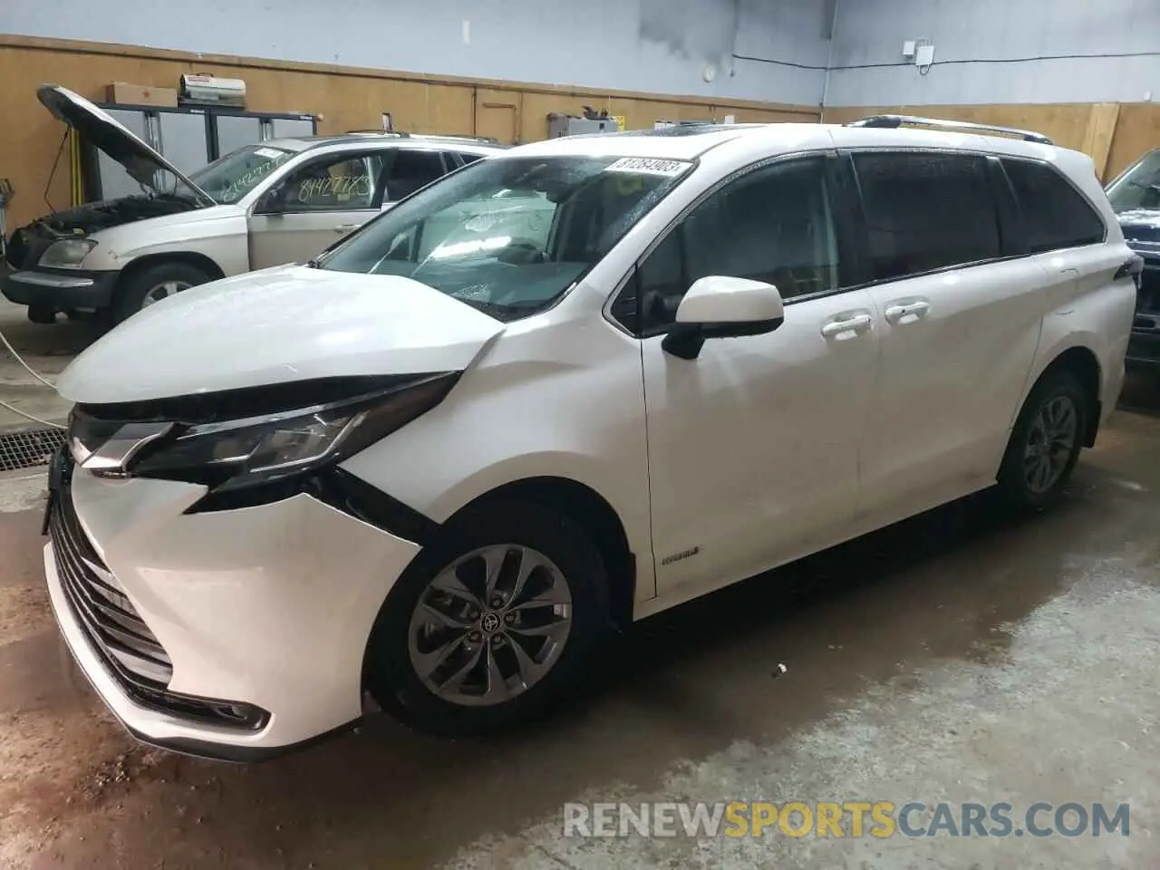 1 Photograph of a damaged car 5TDBSKFCXMS023725 TOYOTA All Models 2021