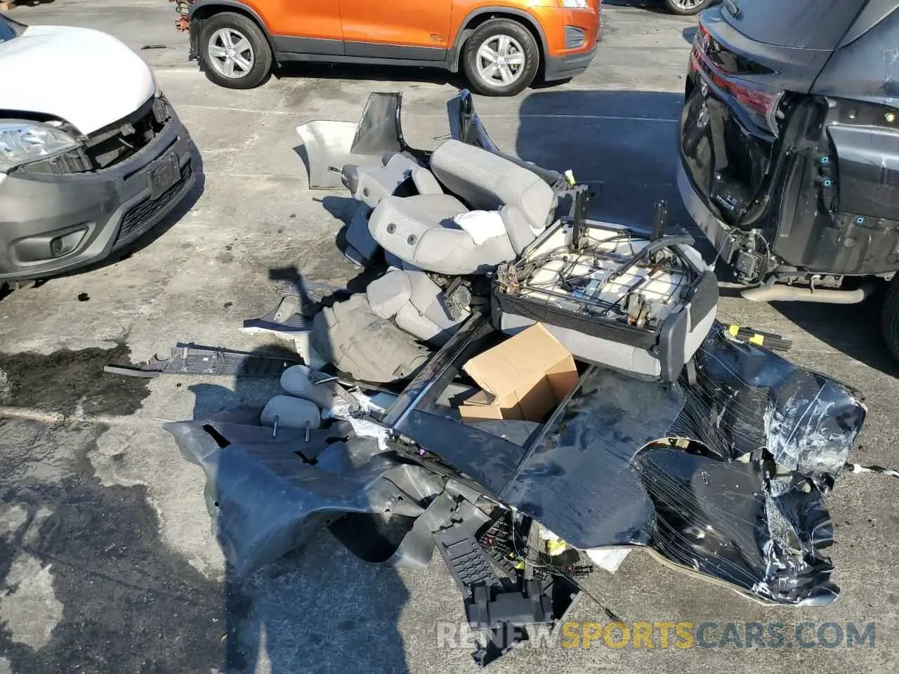 13 Photograph of a damaged car 5TDKRKEC1MS031046 TOYOTA All Models 2021