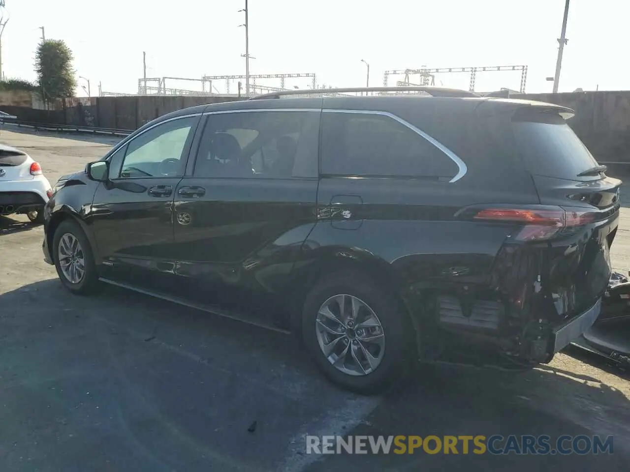 2 Photograph of a damaged car 5TDKRKEC1MS031046 TOYOTA All Models 2021