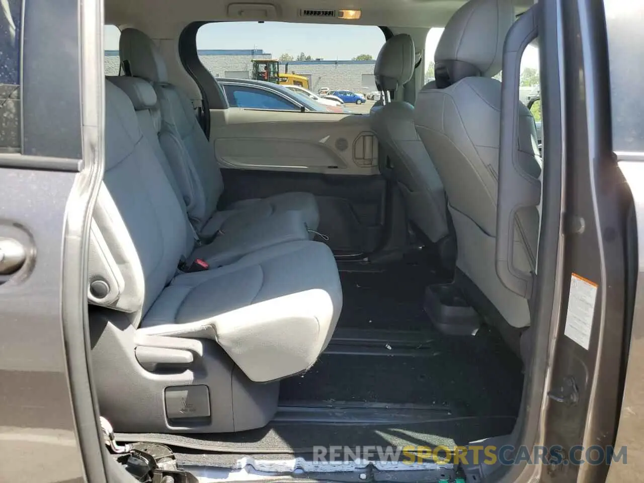 11 Photograph of a damaged car 5TDYRKEC2MS002018 TOYOTA All Models 2021