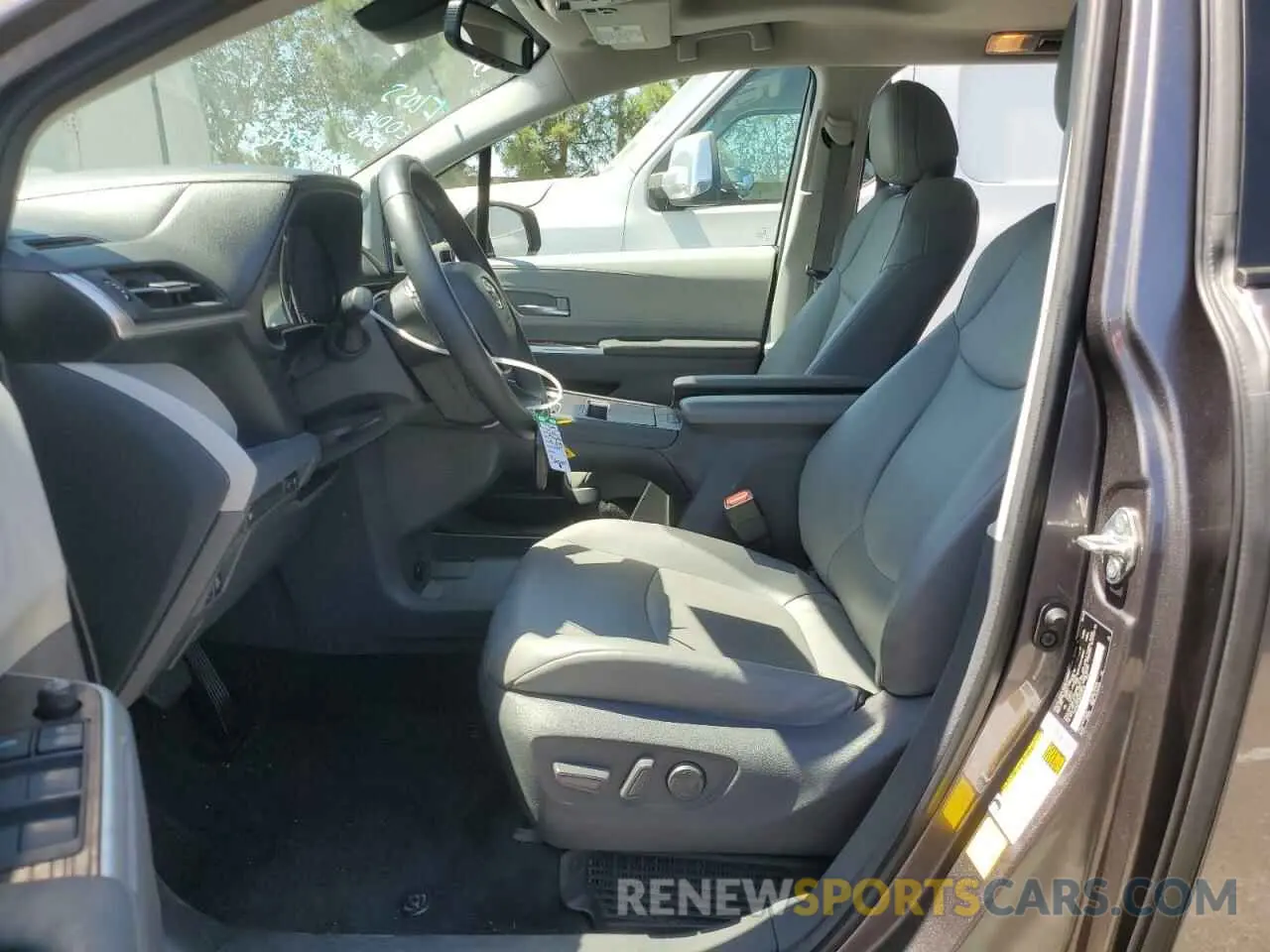 7 Photograph of a damaged car 5TDYRKEC2MS002018 TOYOTA All Models 2021