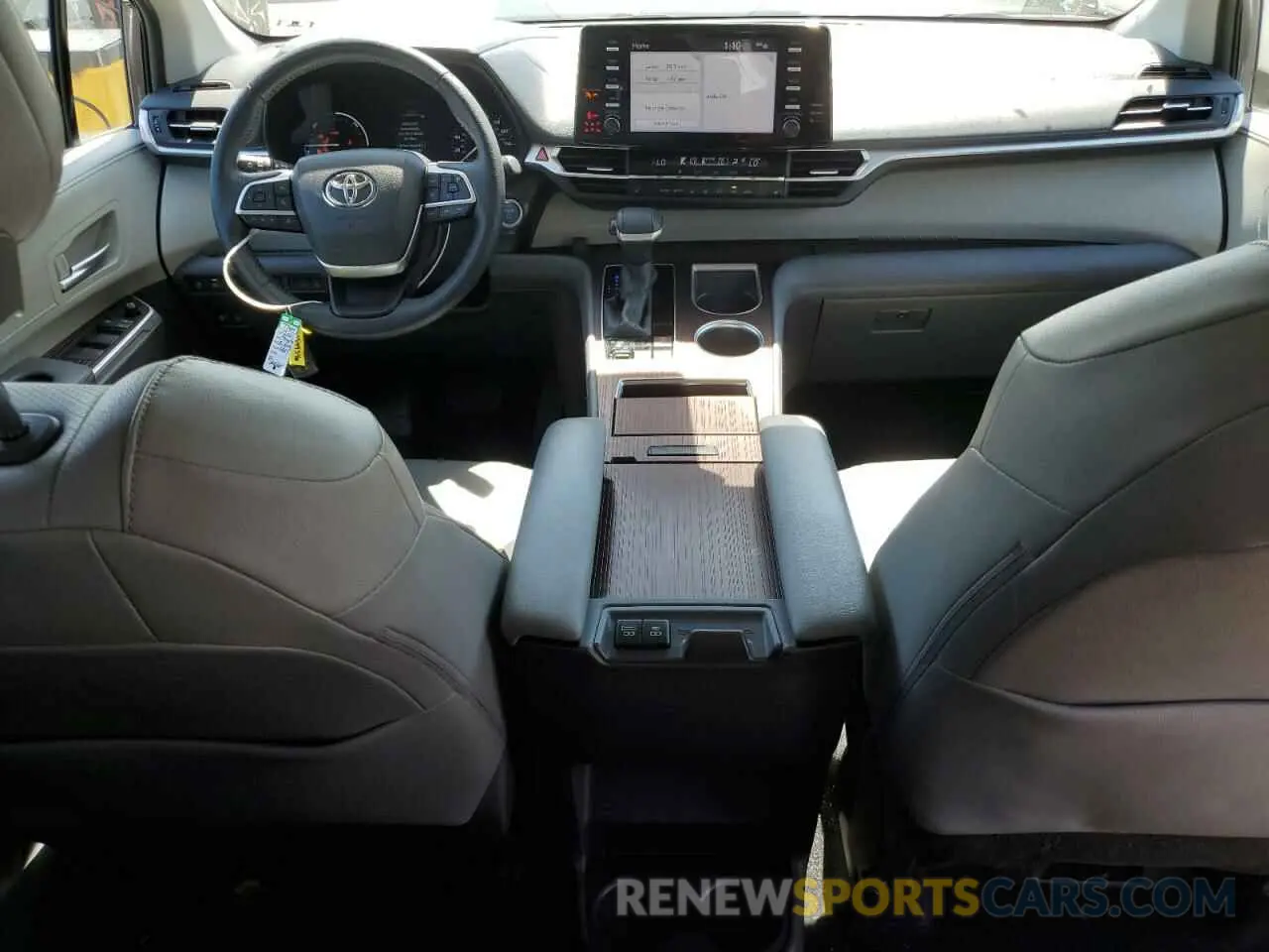 8 Photograph of a damaged car 5TDYRKEC2MS002018 TOYOTA All Models 2021