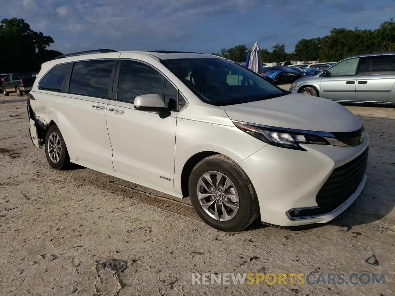 4 Photograph of a damaged car 5TDYRKEC2MS006635 TOYOTA All Models 2021