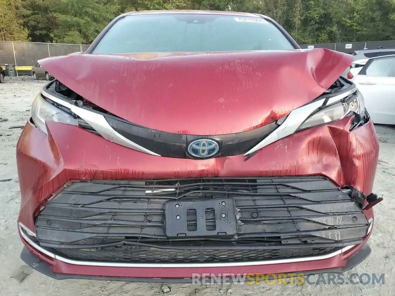 5 Photograph of a damaged car 5TDYRKEC2MS069265 TOYOTA All Models 2021