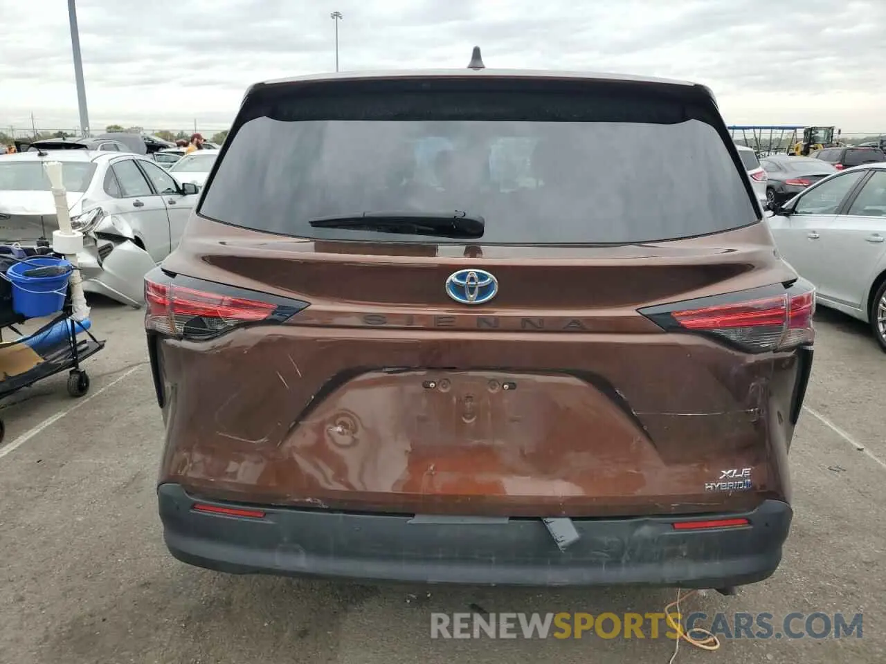 6 Photograph of a damaged car 5TDYRKEC6MS017492 TOYOTA All Models 2021
