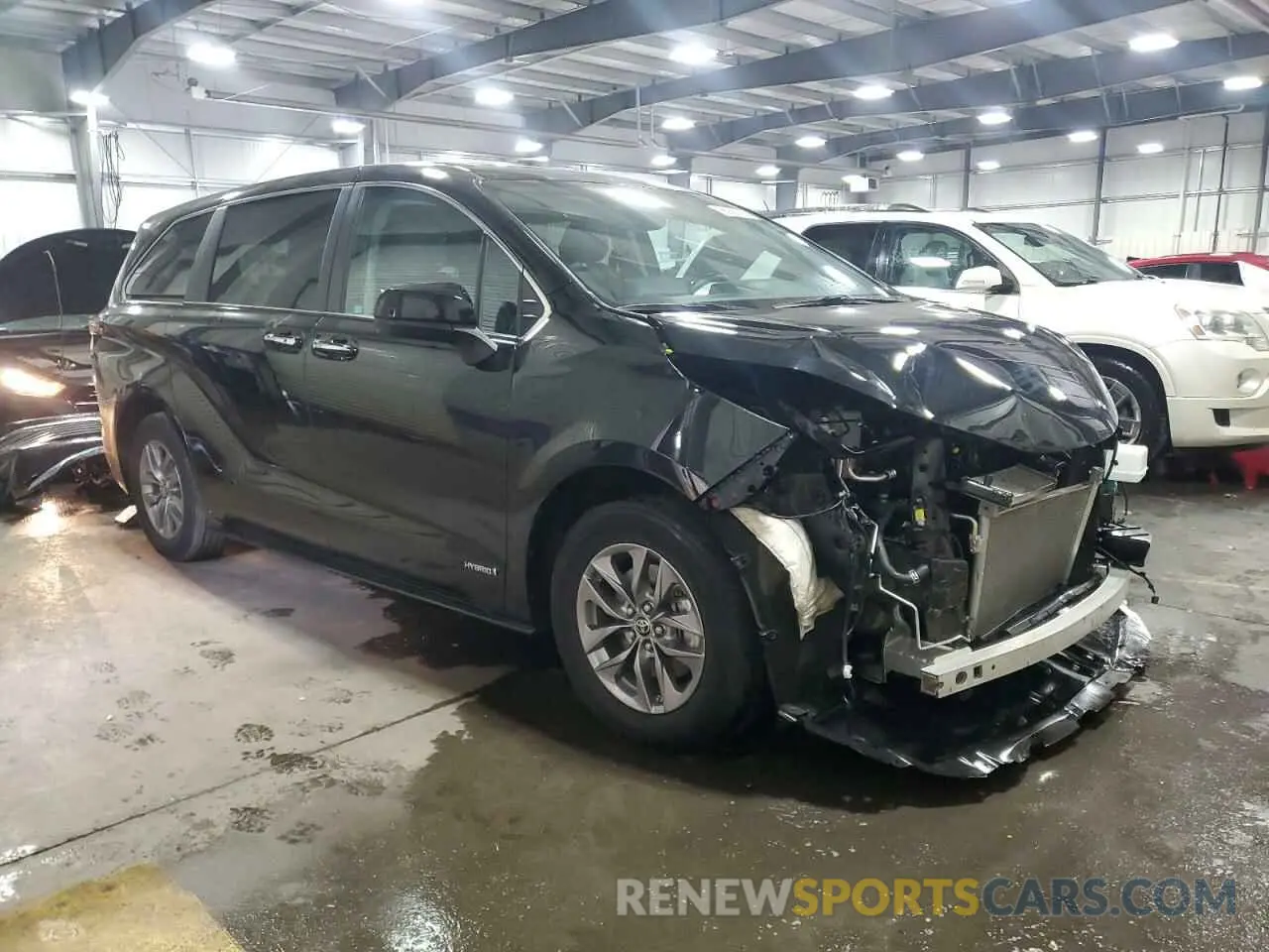 4 Photograph of a damaged car 5TDYRKECXMS024686 TOYOTA All Models 2021