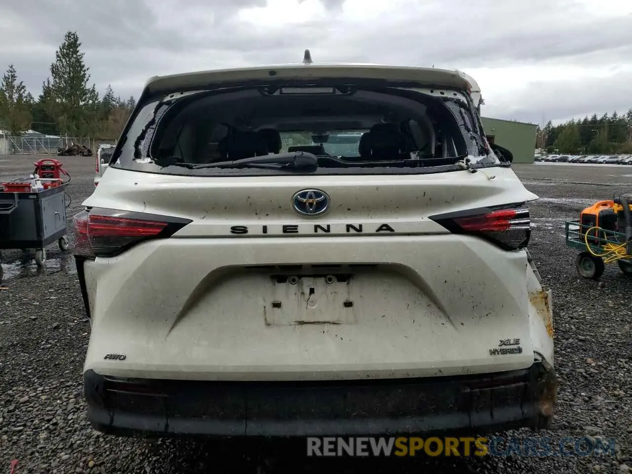 6 Photograph of a damaged car 5TDYSKFC1MS019685 TOYOTA All Models 2021