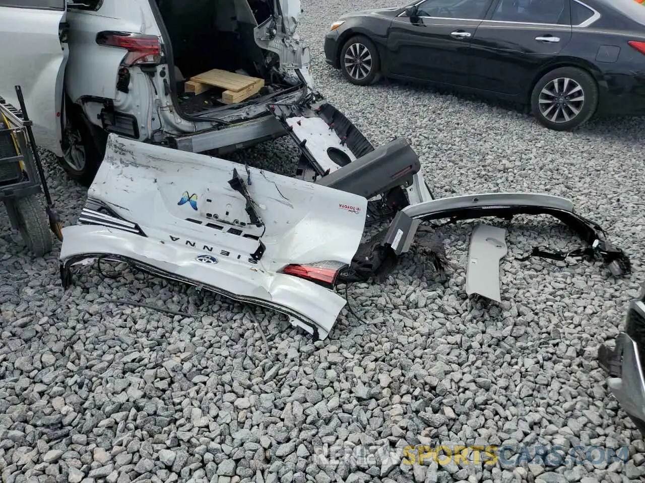13 Photograph of a damaged car 5TDJRKEC9NS101700 TOYOTA All Models 2022