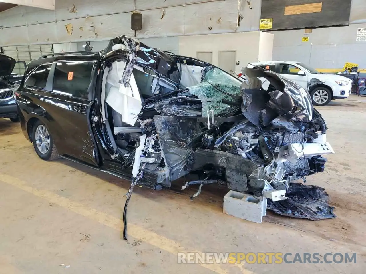 4 Photograph of a damaged car 5TDKRKEC6NS135517 TOYOTA All Models 2022