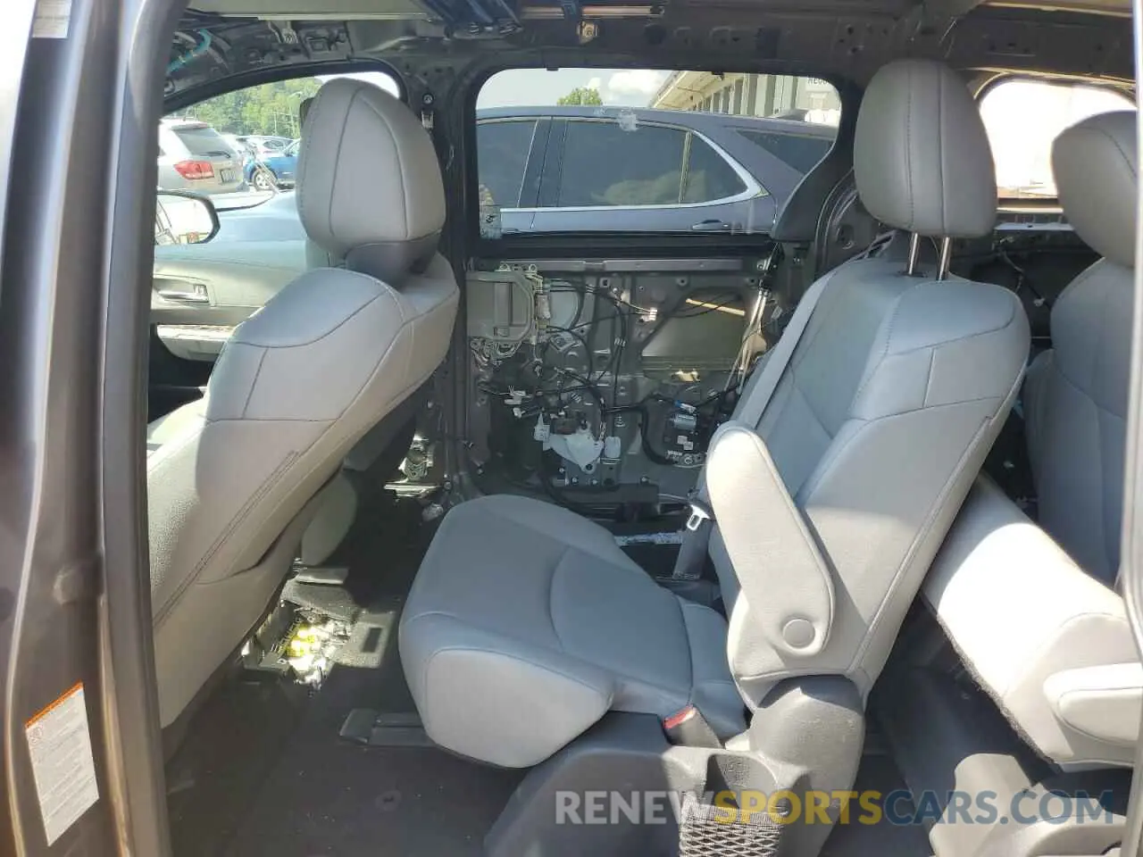 11 Photograph of a damaged car 5TDYRKEC2NS136075 TOYOTA All Models 2022