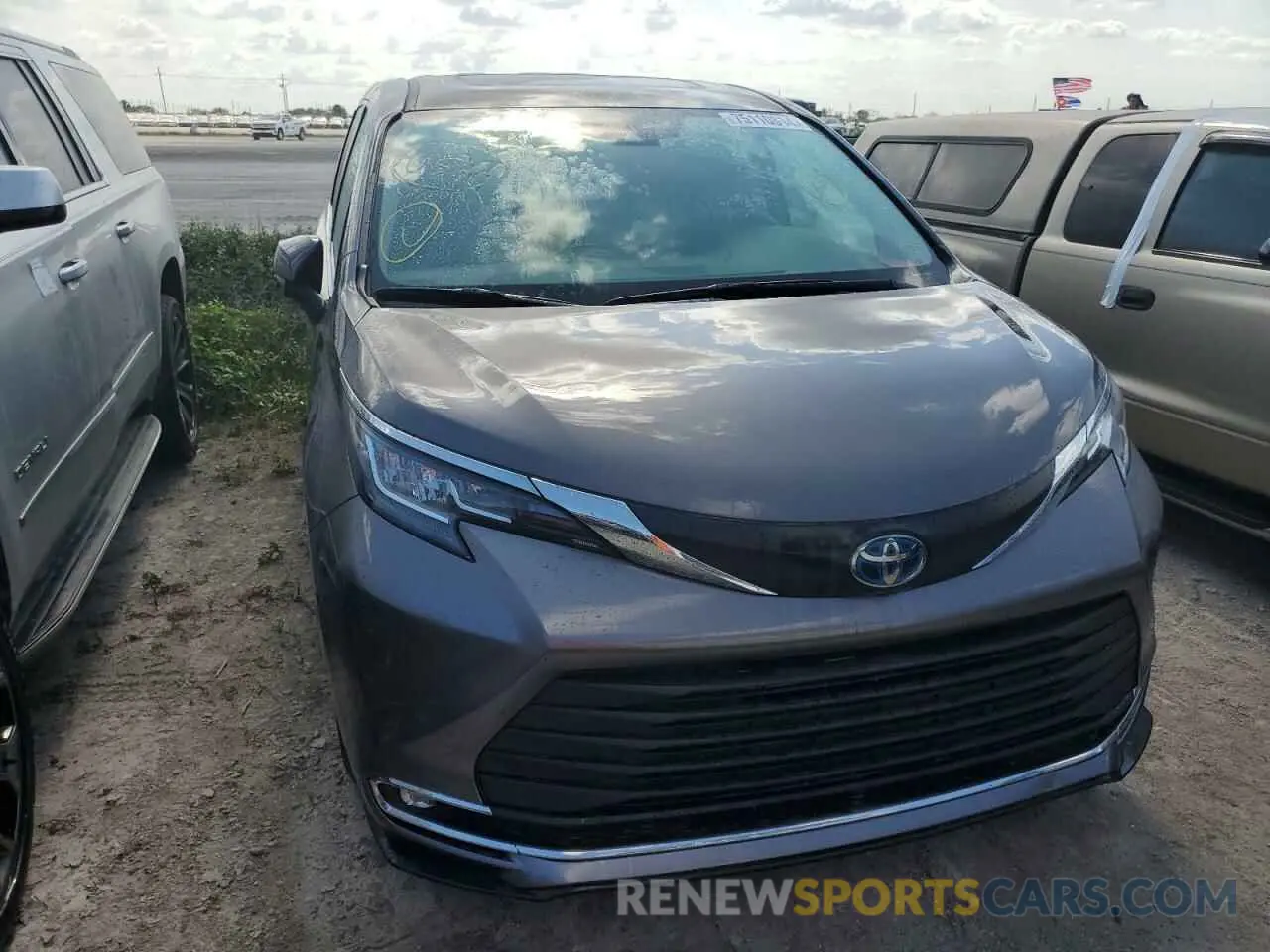 5 Photograph of a damaged car 5TDYRKEC4NS130794 TOYOTA All Models 2022