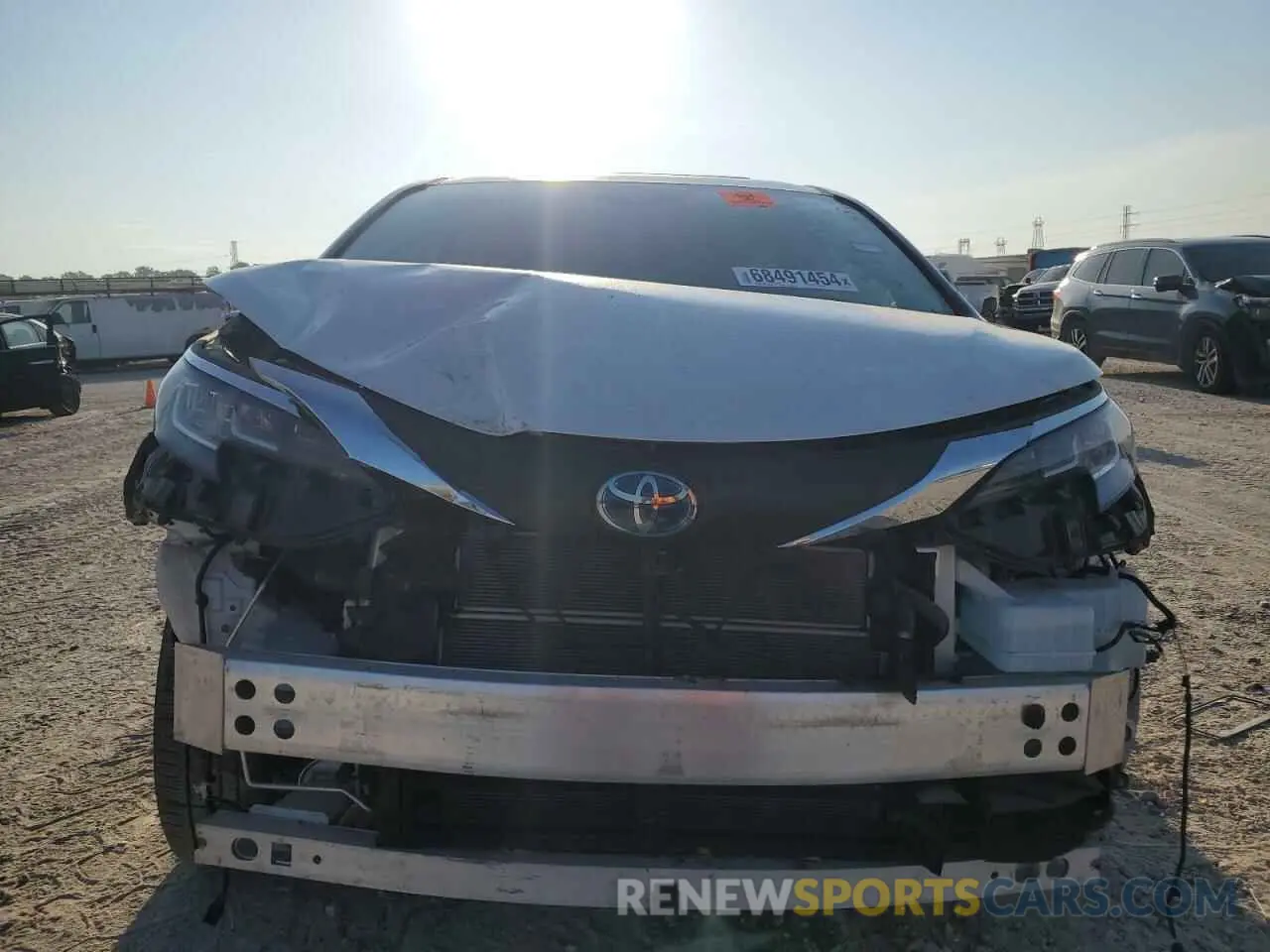 5 Photograph of a damaged car 5TDYRKEC6NS105993 TOYOTA All Models 2022