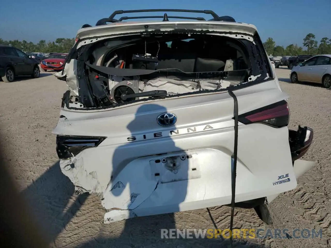 6 Photograph of a damaged car 5TDYRKEC6NS105993 TOYOTA All Models 2022